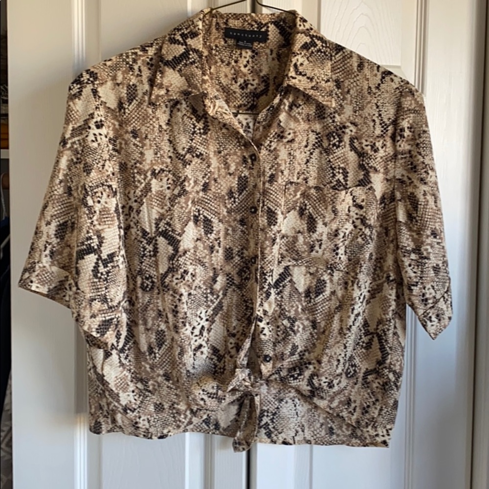 Tie front snake skin patterned top!